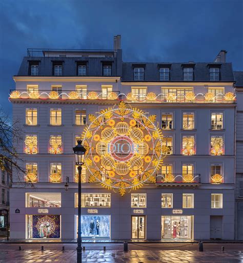 dior vogue christmas num|The magical Christmas window displays of Dior's Paris boutiques .